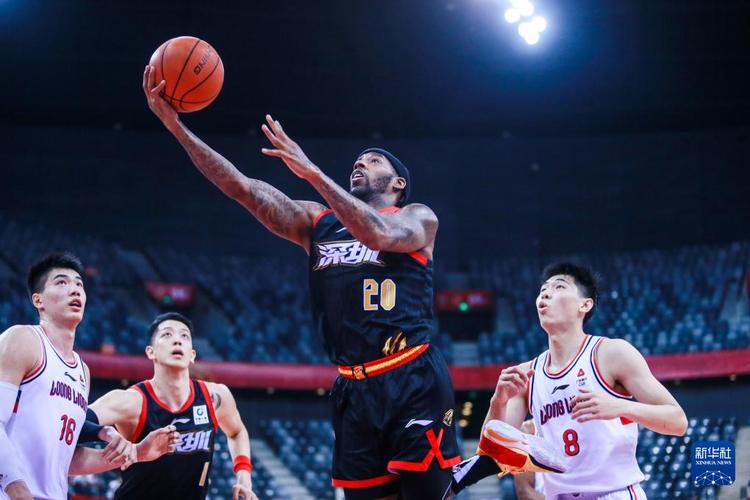 篮球——CBA常规赛:广州龙狮胜深圳马可波罗