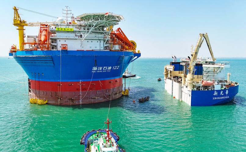 亚洲首艘圆筒型“海上油气加工厂”开始装船