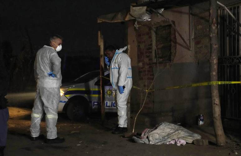 秘鲁东部一客船倾覆 已致6人死亡