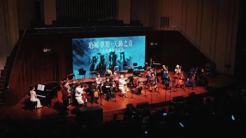 (新春走基层)奔马迎腾龙 吉林非遗传承人让马头琴更新潮