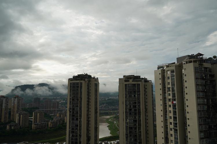 重庆市万州区发布大风黄色预警