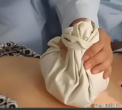 睡前一把盐,排出寒湿补阳气,脾胃重新充满活力