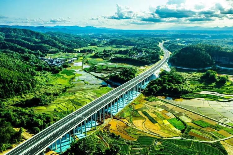 雄信高速建成通车 粤赣两省高速通道增至6条