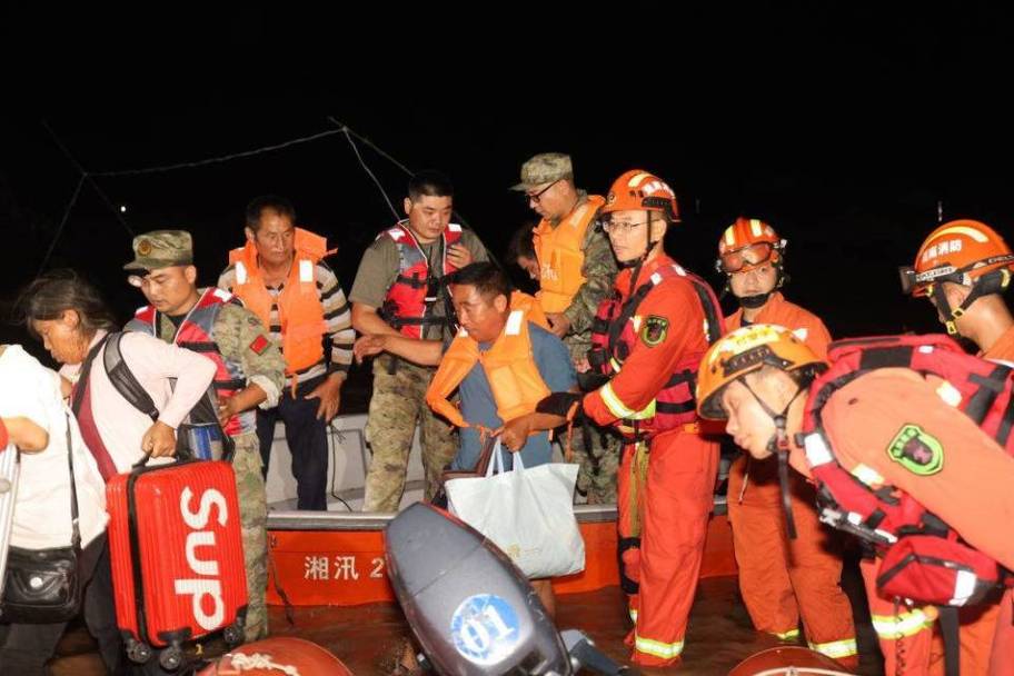 聚焦防汛抗洪|国家防总工作组连夜赶赴湖南湘潭县四新堤决堤现场