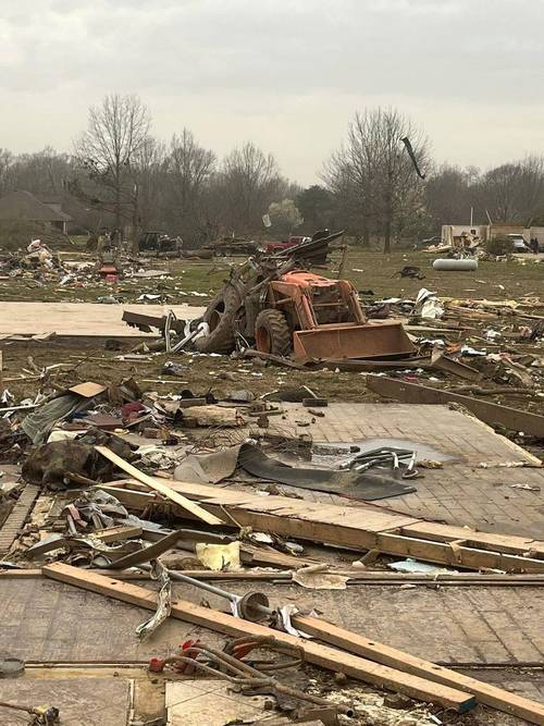 美东北地区风暴持续 至少4人死亡