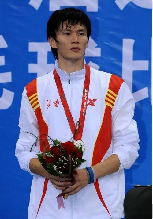 鲍春来首谈右耳失聪:训练时突发意外