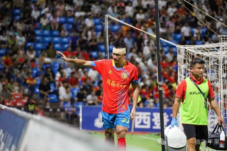 足球——中甲:大连英博胜广西平果哈嘹国晶