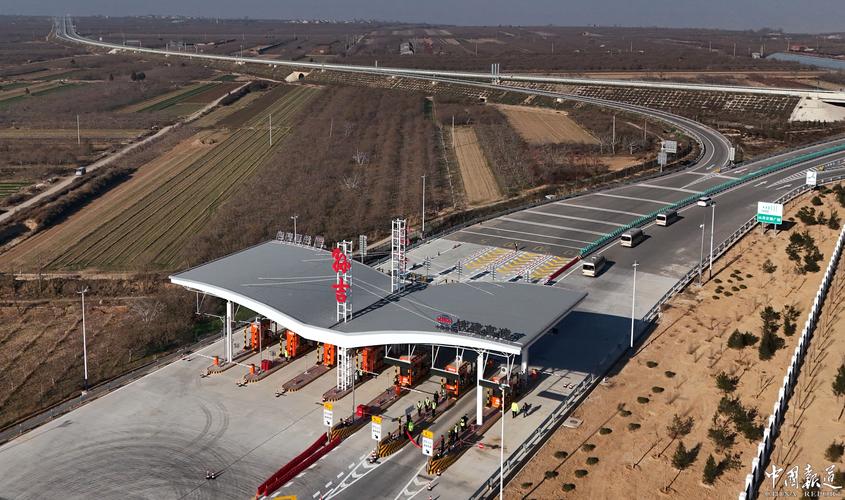 雄信高速今天正式通车 两地车程缩短至30分钟